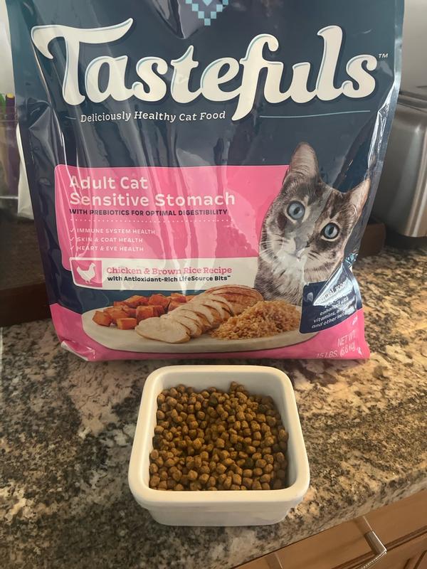 Blue Buffalo Tastefuls Adult Cat Sensitive Stomach Chicken & Brown Rice Recipe